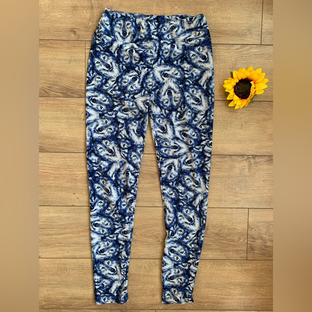 LuLaRoe One Size Women’s Blue Wolf Coyote Print Leggings, Unicorn